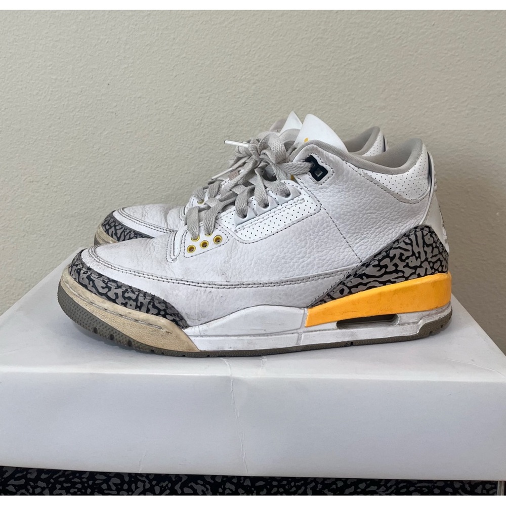 Nike Air Jordan 3 Retro Laser Orange Size 7.5W/6M Women's Sneakers CK9246